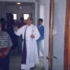 Mompera Luigi Zuppini, mitsodrano ny lalantsara amin'ny rihana voalohany (1996)